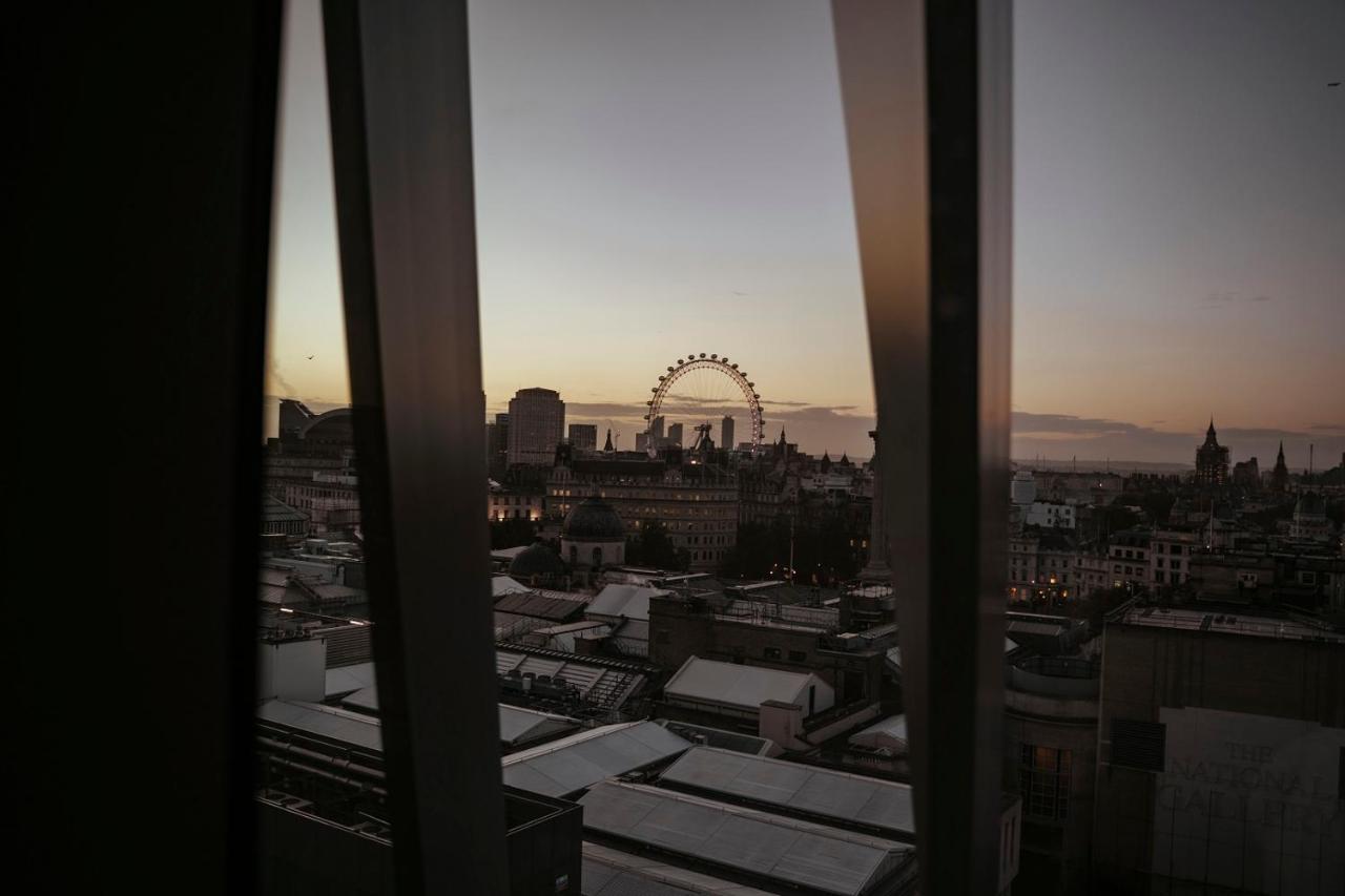 Hotel The Londoner Esterno foto View of the London Eye from the London Marriott Hotel