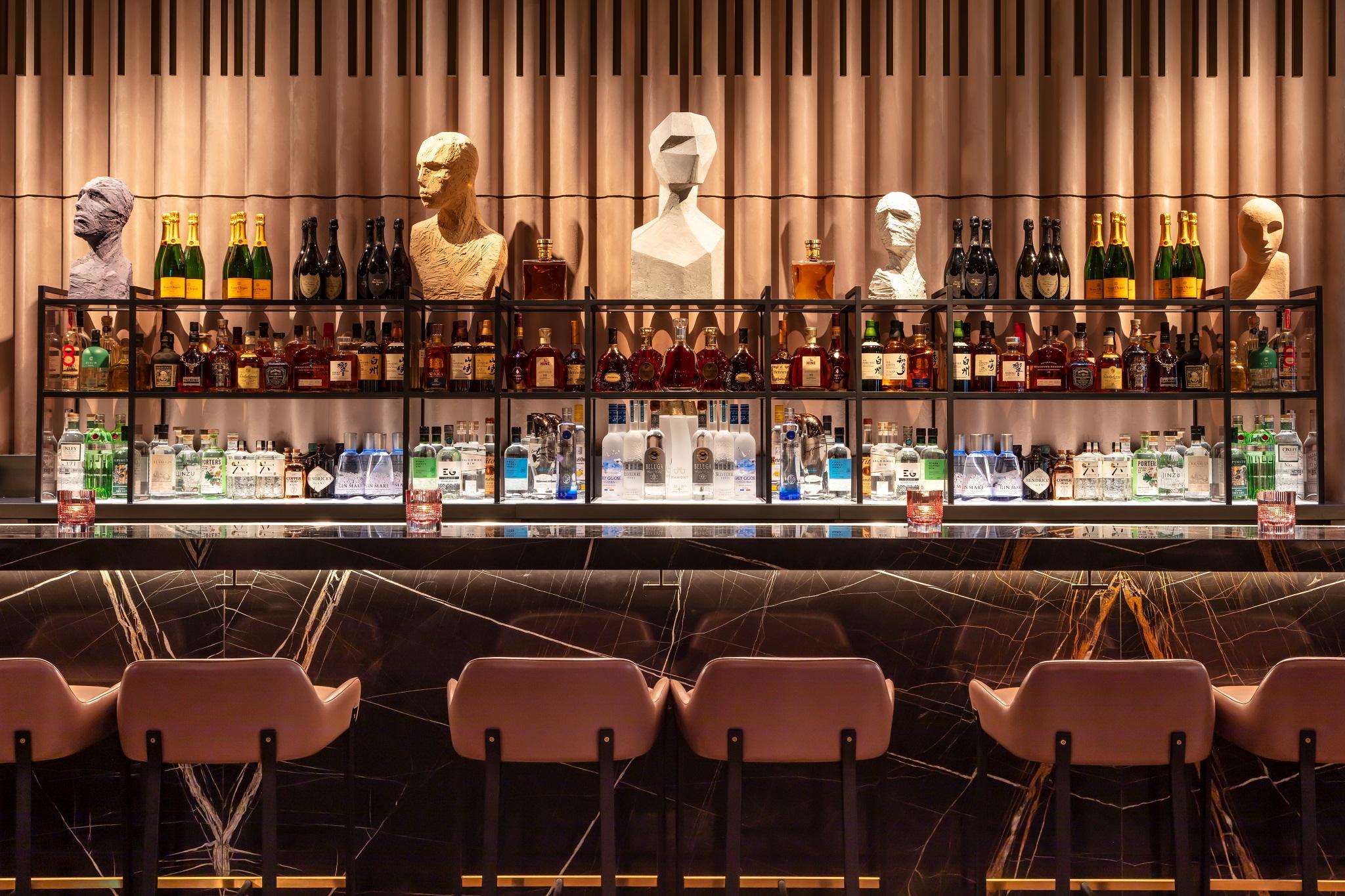 Hotel The Londoner Esterno foto The bar at the 1903 Lounge