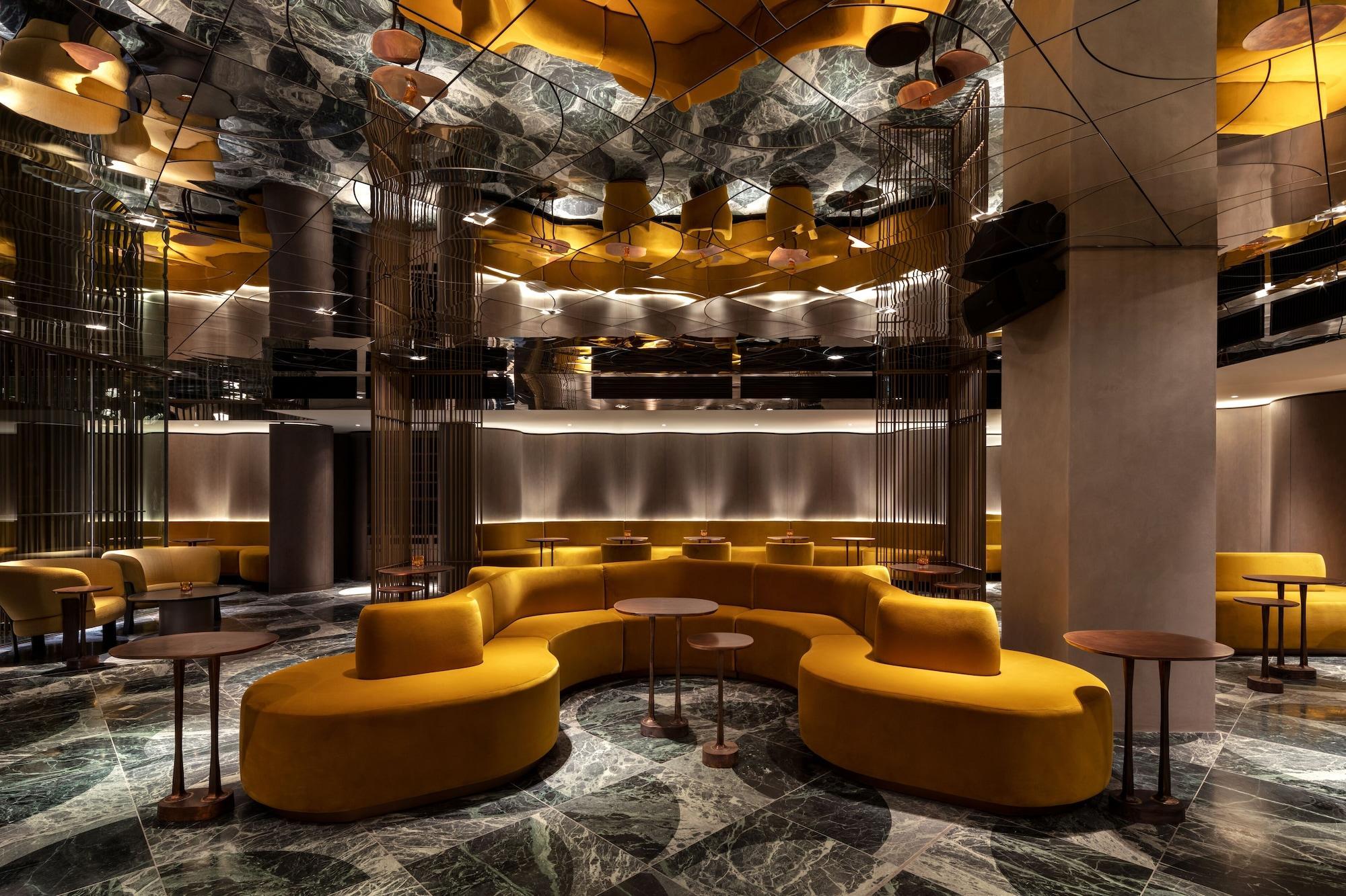 Hotel The Londoner Esterno foto The interior of the nightclub